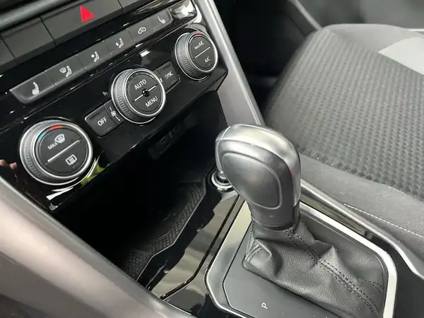 VW T-ROC (19/22)