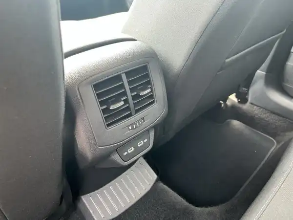 VW T-ROC (15/22)