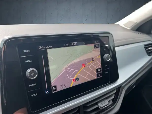 VW T-ROC (19/22)