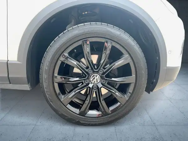 VW T-ROC (8/22)