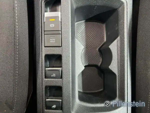 VW T-ROC CABRIOLET (12/16)