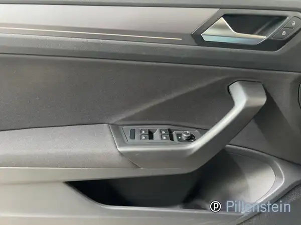 VW T-ROC CABRIOLET (8/16)