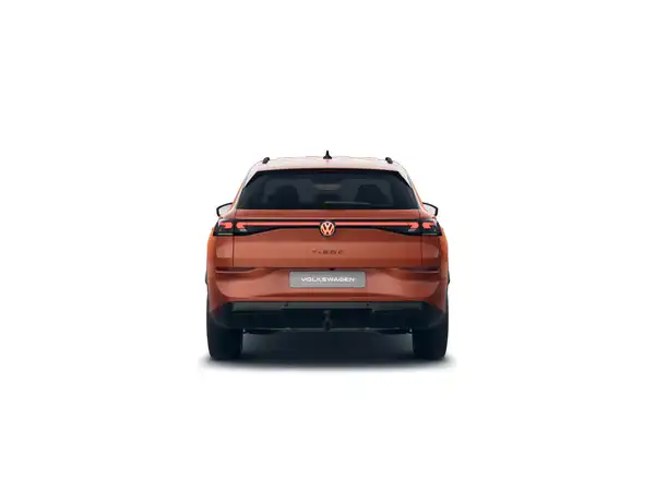 Das Bild zeigt einen VW T-ROC von hinten in der Farbe Orange.