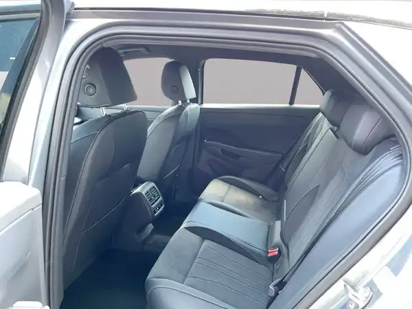 VW T-ROC (12/18)