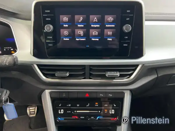 VW T-ROC (8/13)