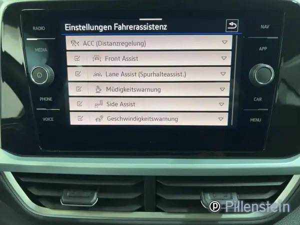 VW T-ROC (9/13)
