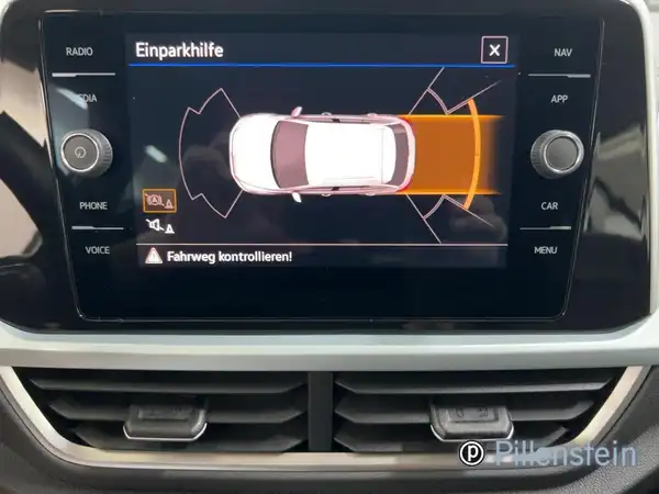 VW T-ROC (10/13)