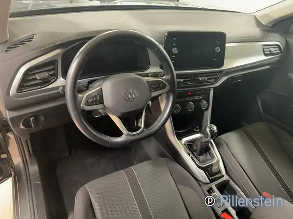 VW T-ROC (8/17)