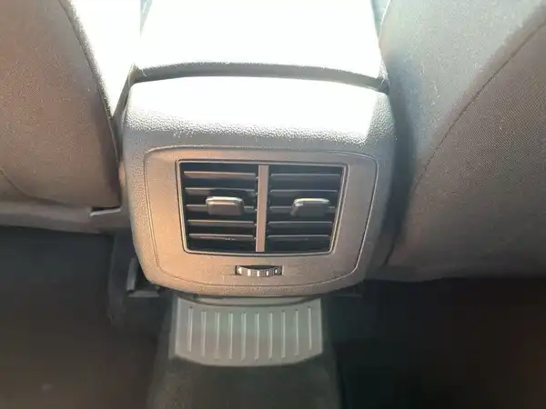 VW T-ROC (16/28)
