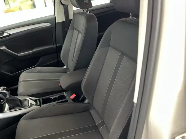 VW T-ROC (15/22)