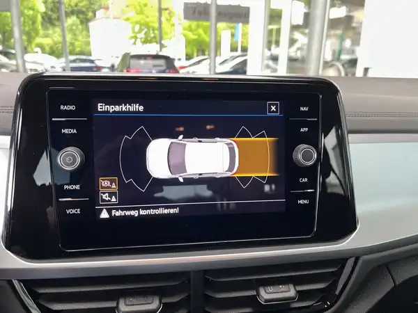 VW T-ROC (20/22)
