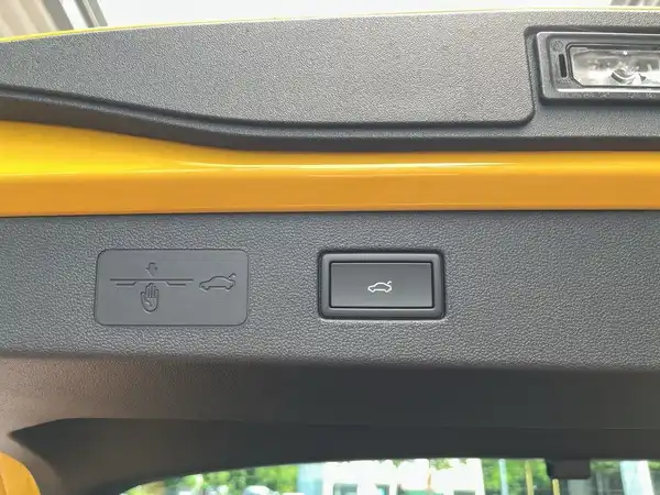 VW T-ROC (14/15)