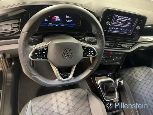 VW T-ROC (8/16)