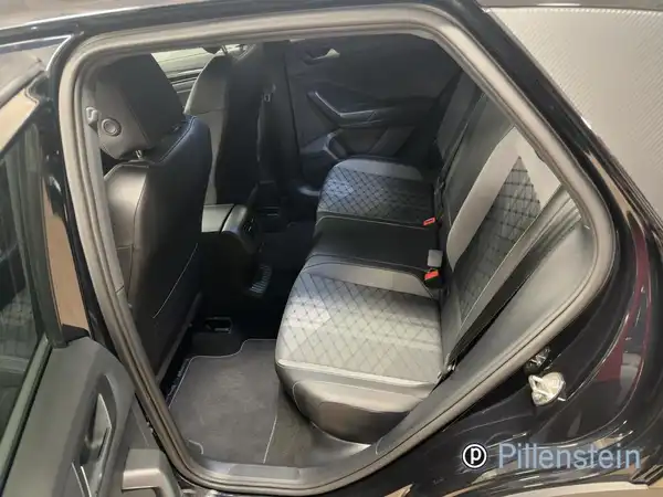 VW T-ROC (9/16)