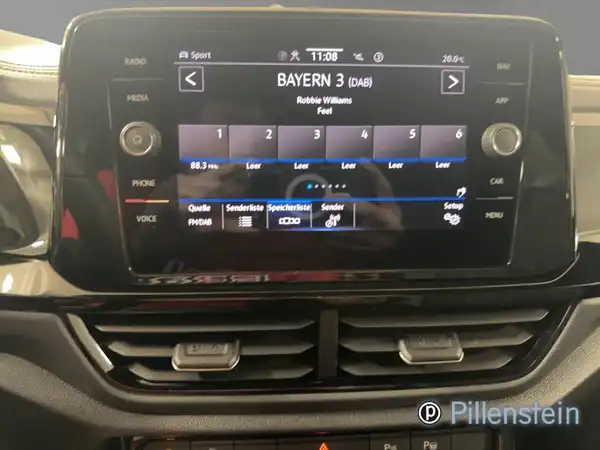 VW T-ROC (10/16)