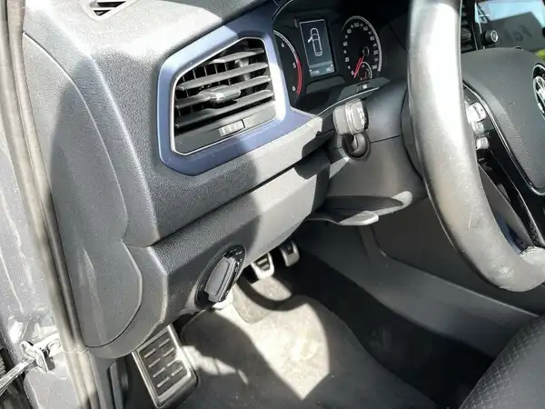 VW T-ROC (18/21)