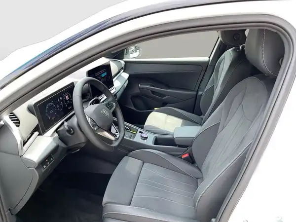 VW T-ROC (9/18)