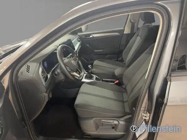 VW T-ROC (7/16)