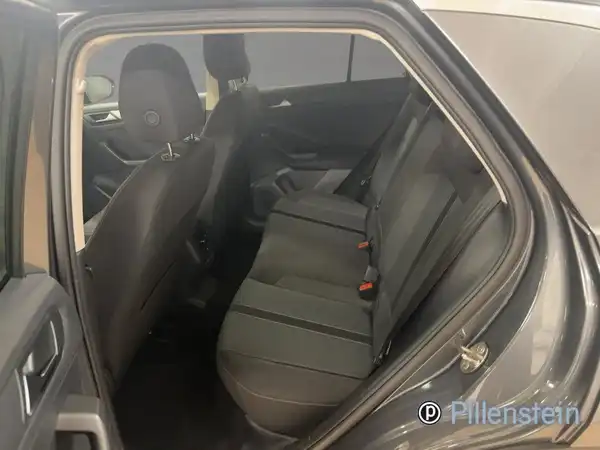 VW T-ROC (10/16)