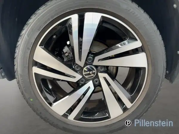 VW T-ROC (4/16)
