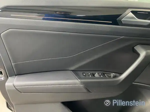 VW T-ROC (7/16)