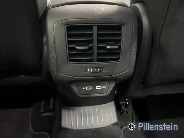 VW T-ROC (9/16)