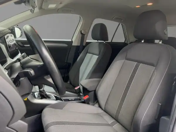 VW T-ROC (5/15)