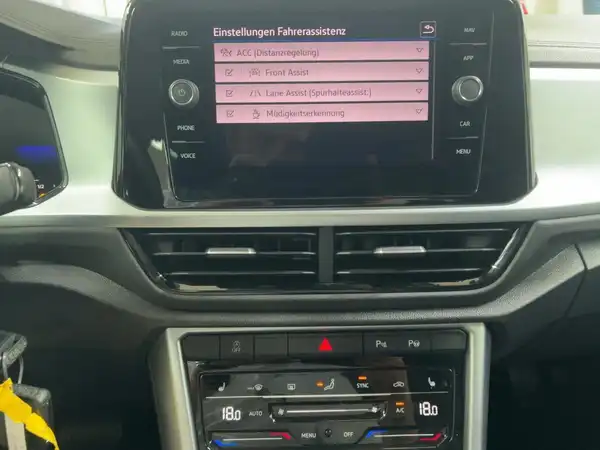 VW T-ROC (9/15)