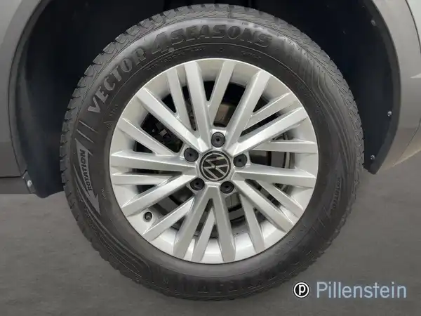 VW T-ROC (4/16)