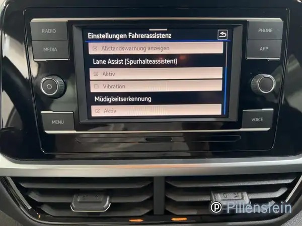 VW T-ROC (10/16)