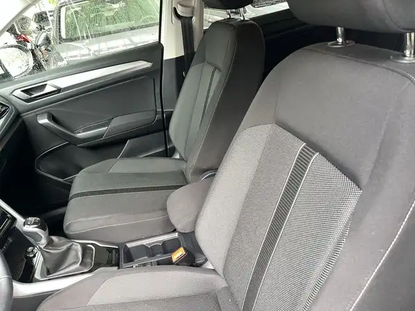 VW T-ROC (15/22)