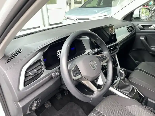 VW T-ROC (16/22)