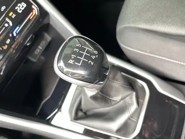VW T-ROC (18/22)