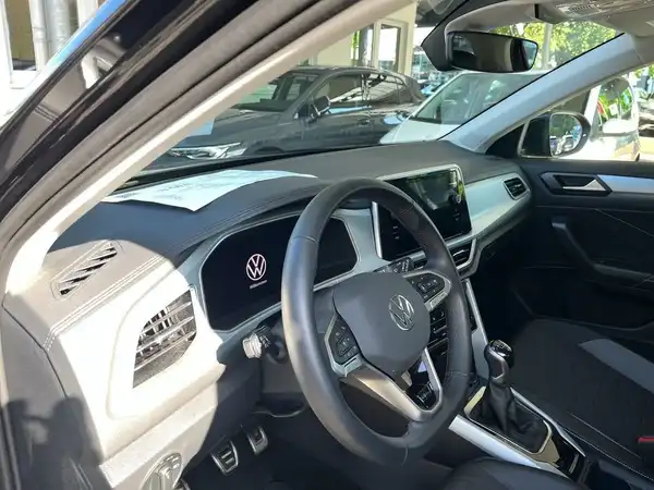 VW T-ROC (18/22)