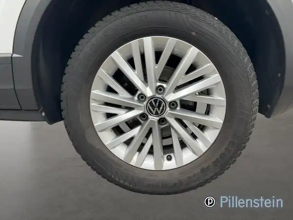 VW T-ROC (4/15)