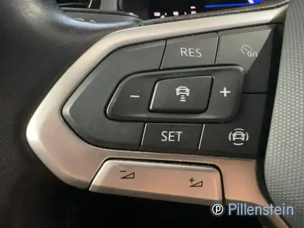 VW T-ROC (9/15)