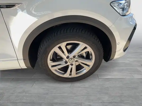VW T-ROC (8/22)