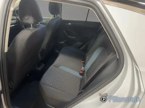 VW T-ROC (9/16)