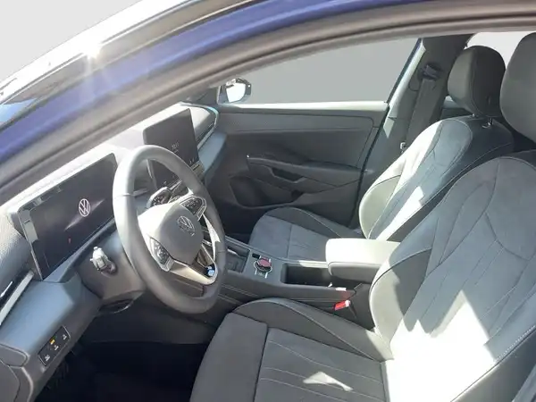VW T-ROC (9/18)