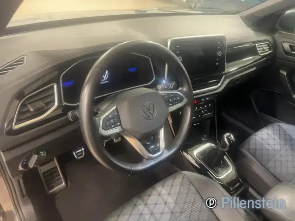 VW T-ROC (8/17)