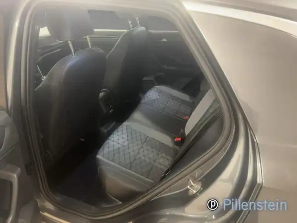 VW T-ROC (9/17)