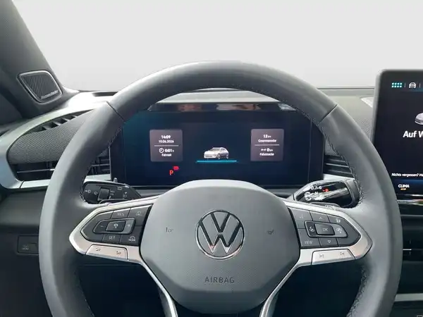 VW T-ROC (9/17)
