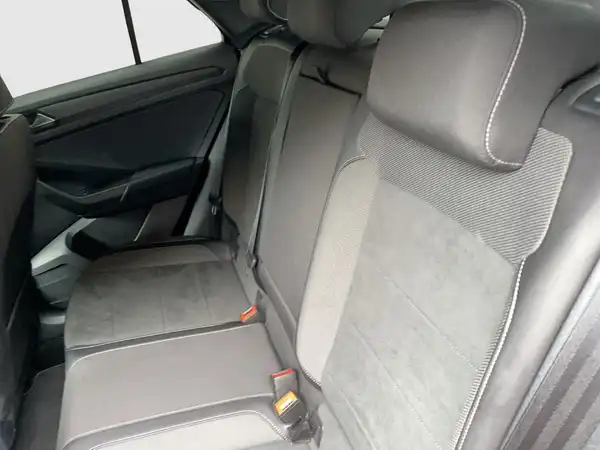 VW T-ROC (10/22)