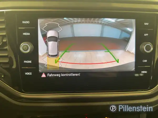 VW T-ROC (13/17)