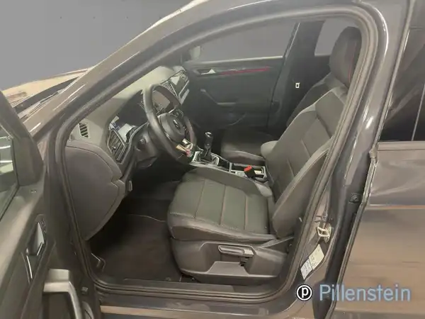 VW T-ROC (7/17)