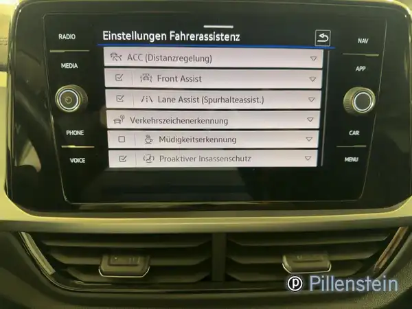 VW T-ROC (14/17)