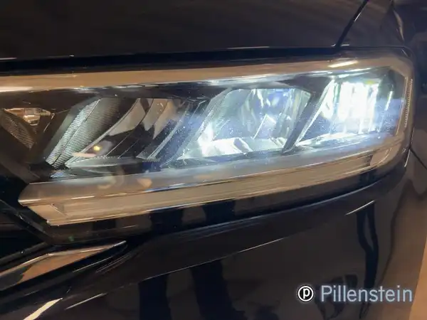 VW T-ROC (15/17)
