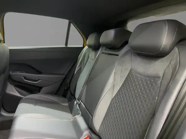 VW T-ROC (14/15)