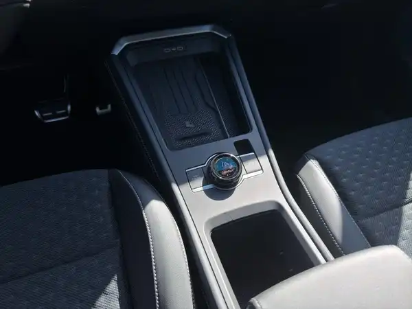 VW T-ROC (15/18)