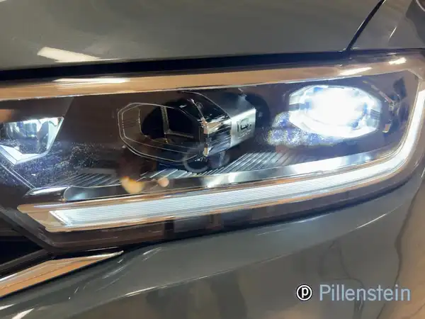 VW T-ROC (17/19)